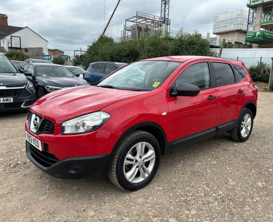 Nissan Qashqai+2 Visia Red #5