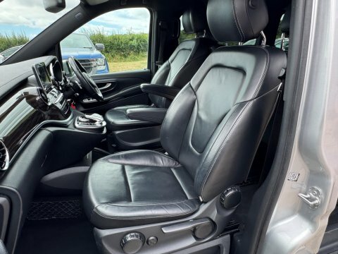Mercedes-Benz V Class 2.0 V220d Sport Silver #2