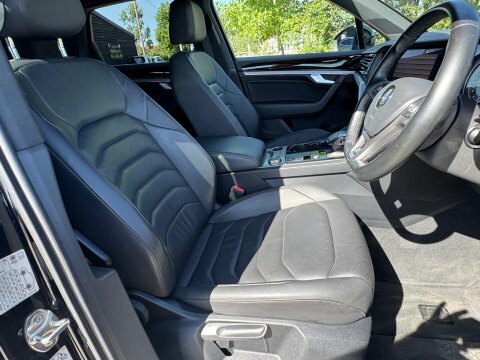 Volkswagen Touareg 3.0 Tsi V6 R-line Tech 201969 Silver #54