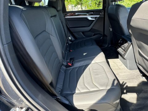Volkswagen Touareg 3.0 Tsi V6 R-line Tech 201969 Silver #34