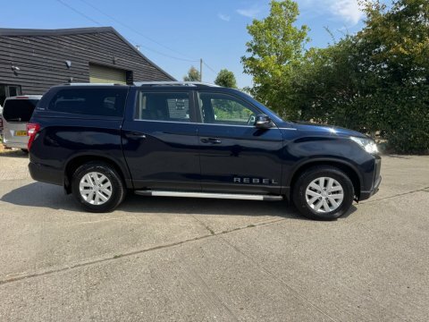 SsangYong Musso Saracen Auto Red #33