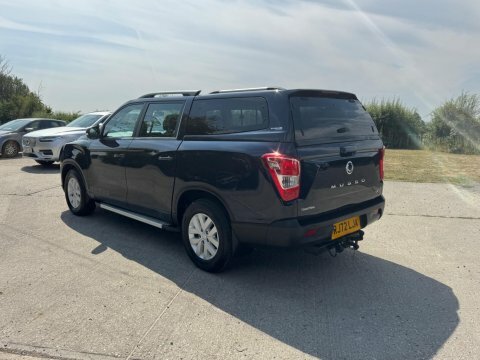 SsangYong Musso Saracen Auto Red #26