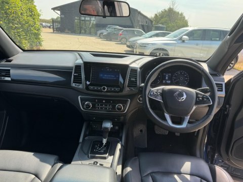 SsangYong Musso Saracen Auto Red #40