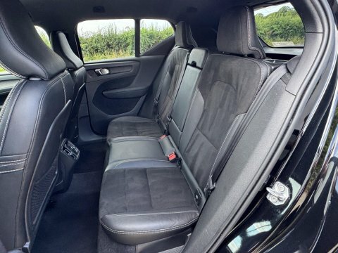 Volvo XC40 1.5 T3 R-design PO21RUR Black #4