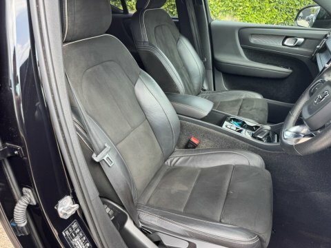 Volvo XC40 1.5 T3 R-design PO21RUR Black #2