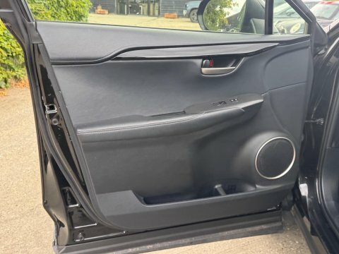 Lexus NX 2.5 300H S Black