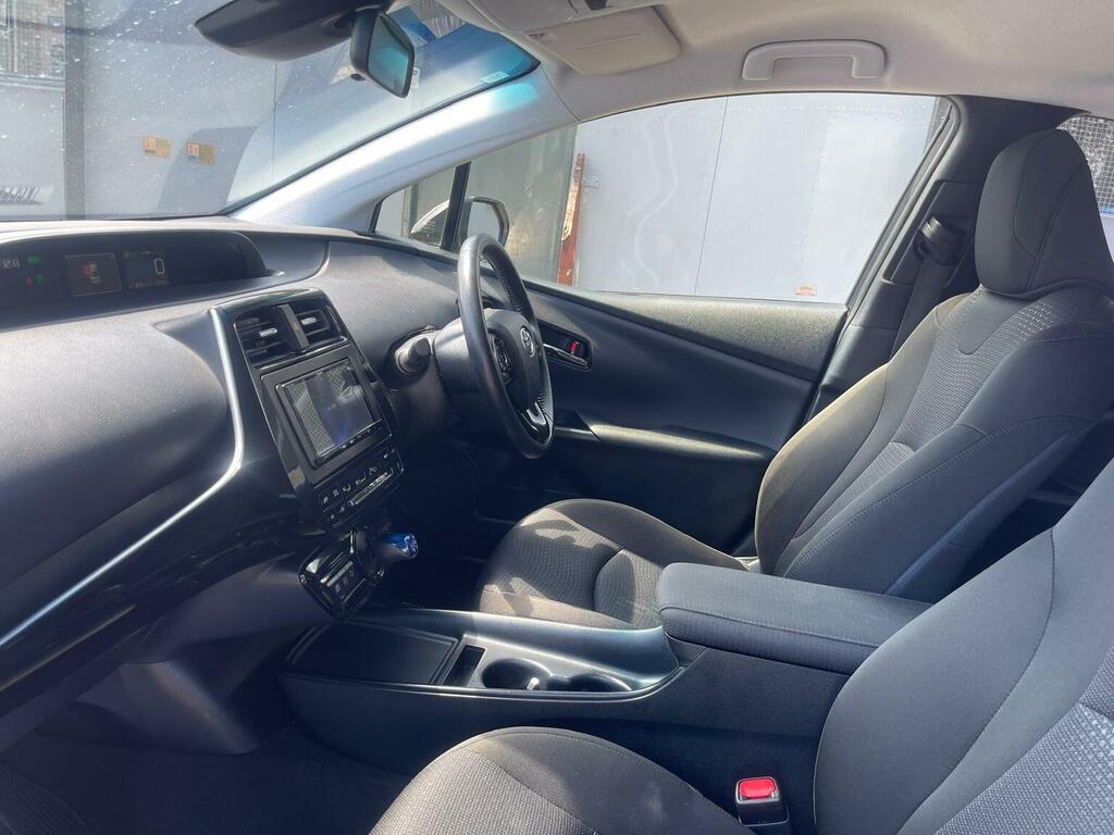 Toyota Prius 1.8 Vvt-h Excel Cvt Euro 6 Ss 15In Alloy White #16