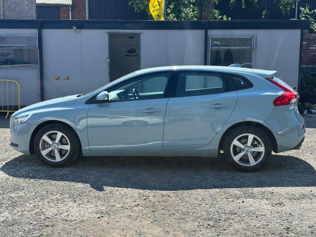 Volvo V40 2.0 D4 Momentum Nav Plus Euro 6 Ss Blue #4