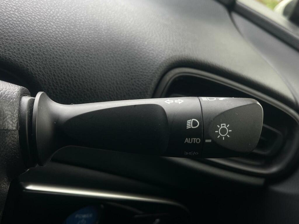 Toyota Prius 1.8 Phev Excel Cvt  #25