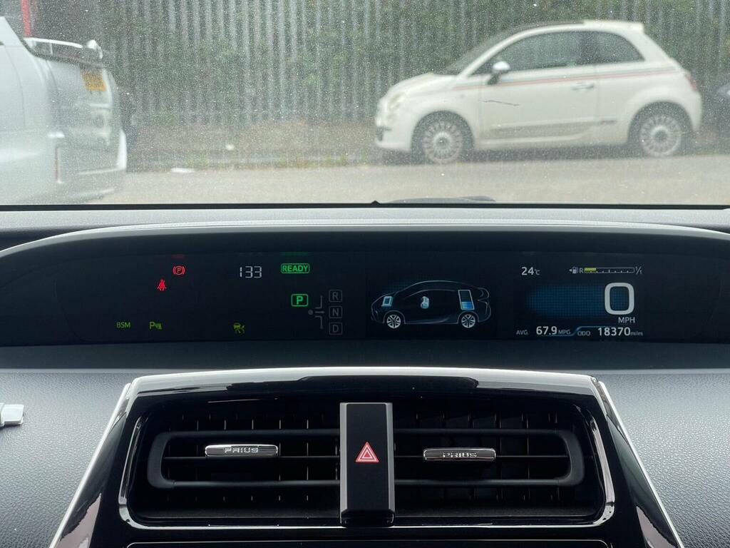 Toyota Prius 1.8 Phev Excel Cvt White #18