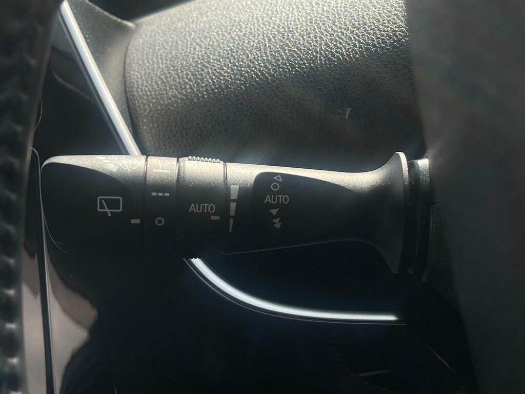 Toyota Prius 1.8 Phev Excel Cvt White #21