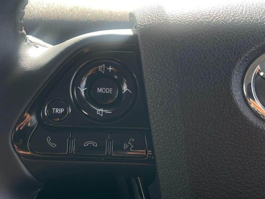 Toyota Prius 1.8 Phev Excel Cvt White #19