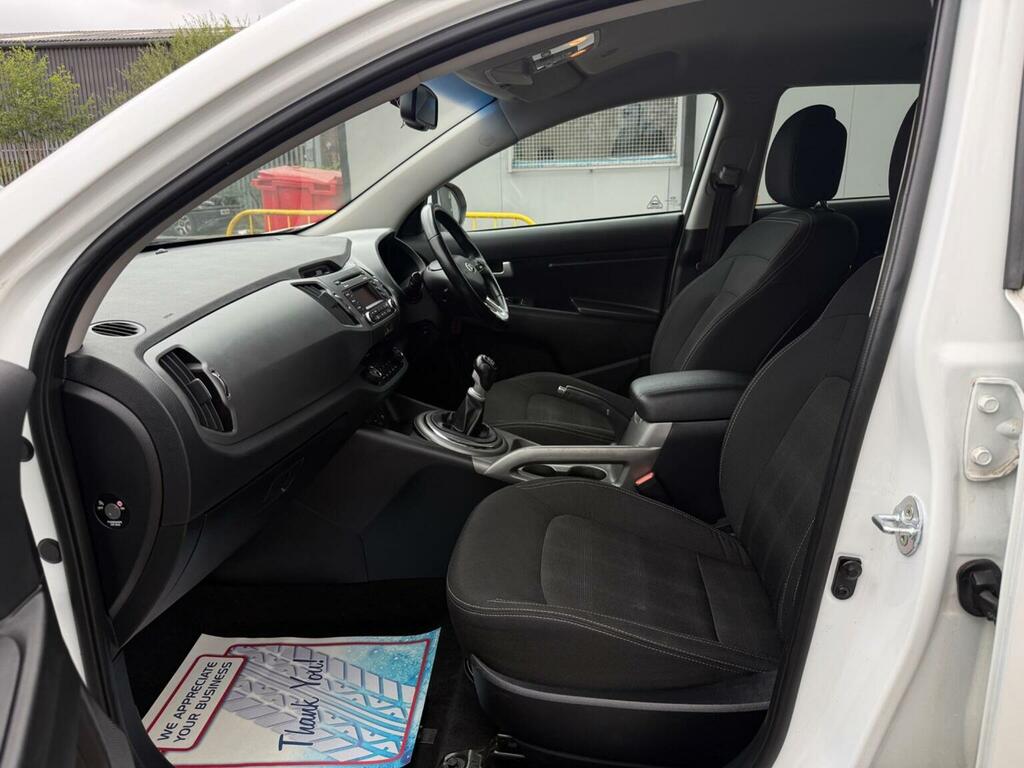 Kia Sportage  White #14