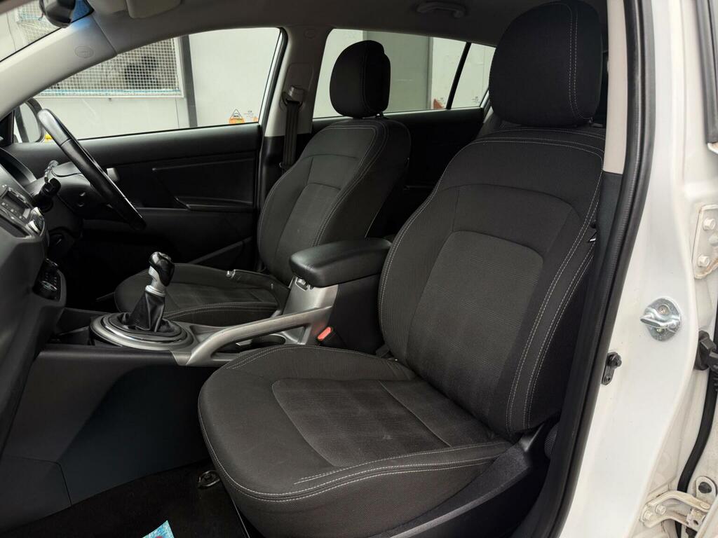 Kia Sportage  White #15
