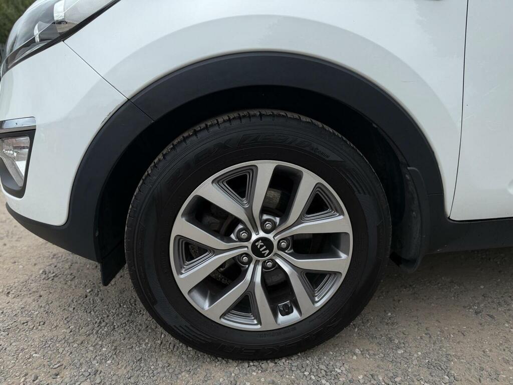 Kia Sportage  White #41