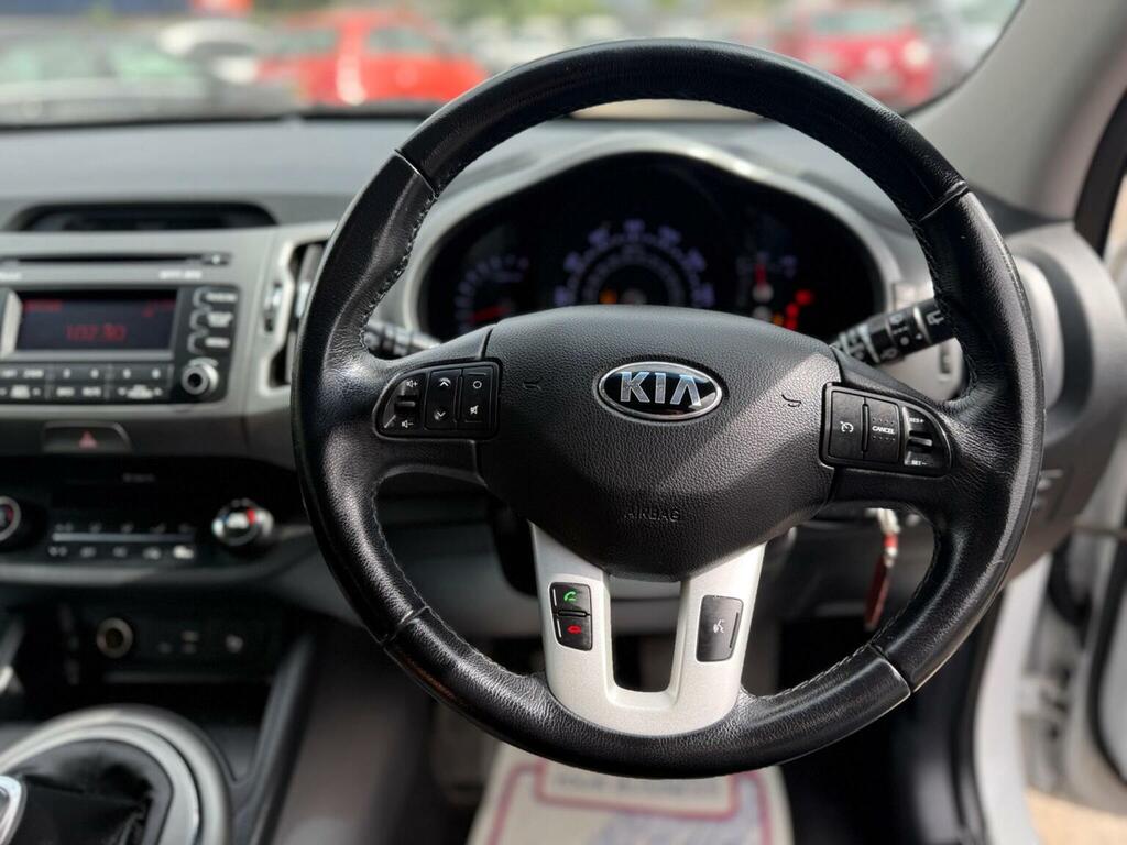 Kia Sportage  White #24
