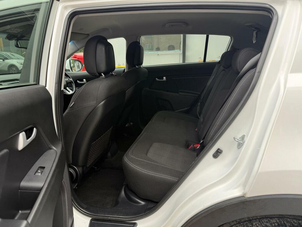 Kia Sportage  White #16