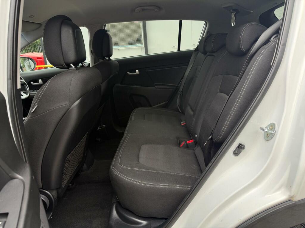 Kia Sportage  White #17