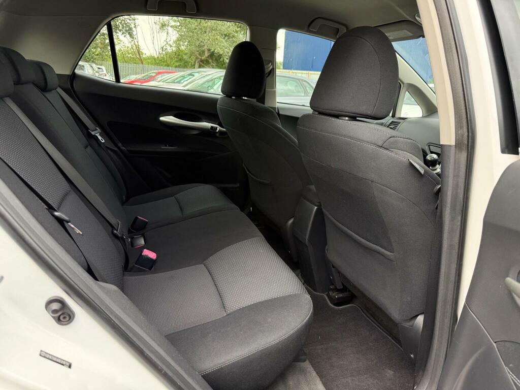 Toyota Auris Vvt I Red #21