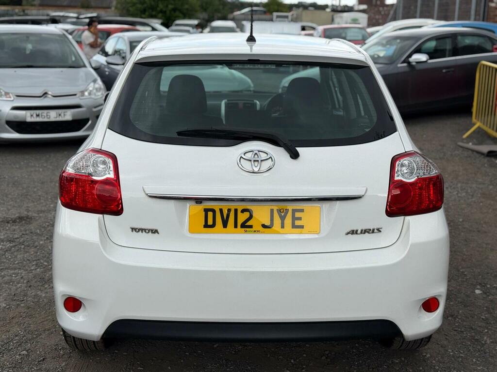 Toyota Auris 1.33 Dual Vvt-i Colour Collection Euro 5 Ss White #6