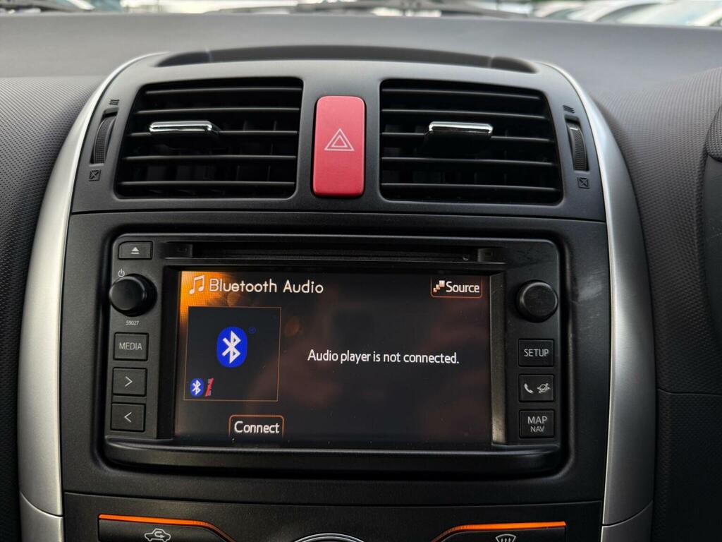 Toyota Auris Vvt I Red #33