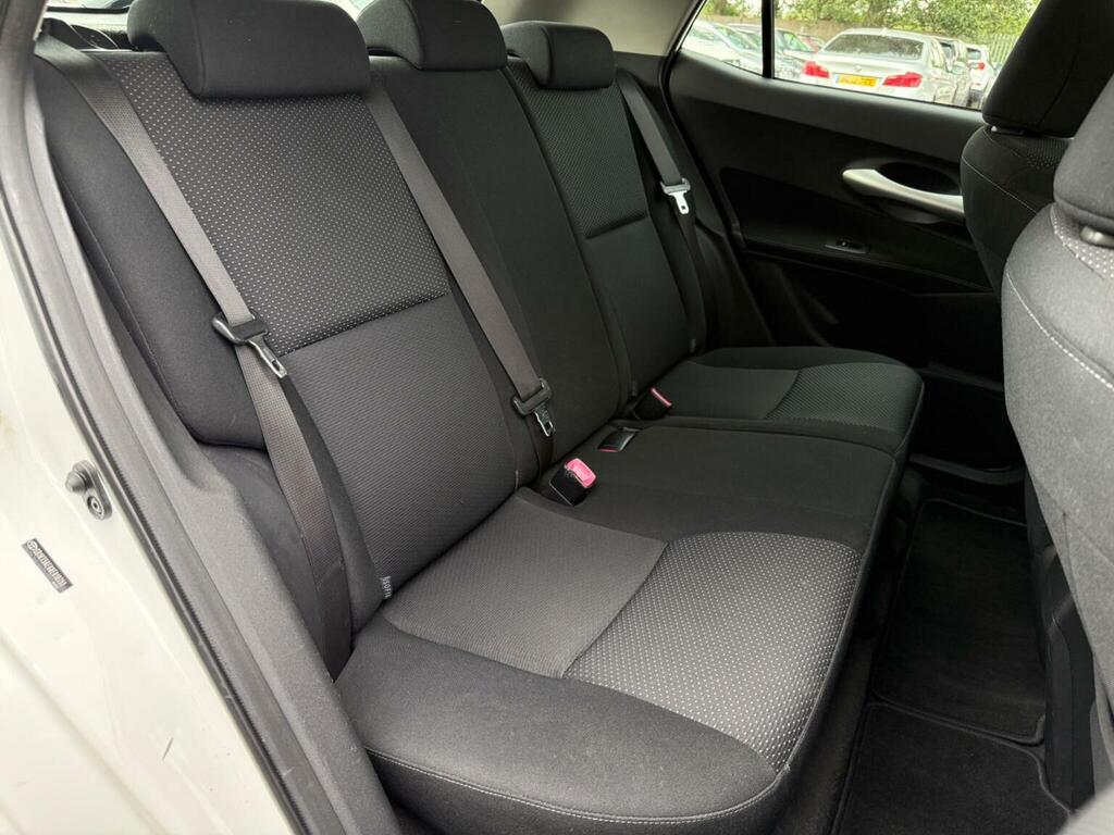 Toyota Auris Vvt I Red #23