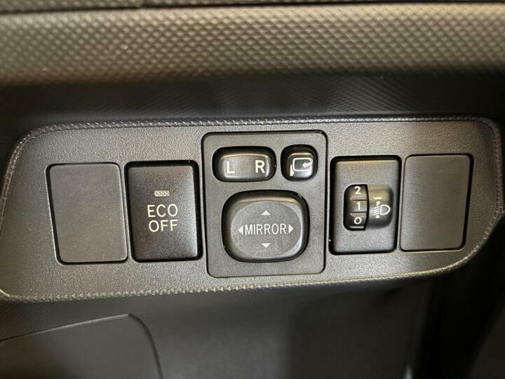 Toyota Auris 1.5 Compliant Red #27