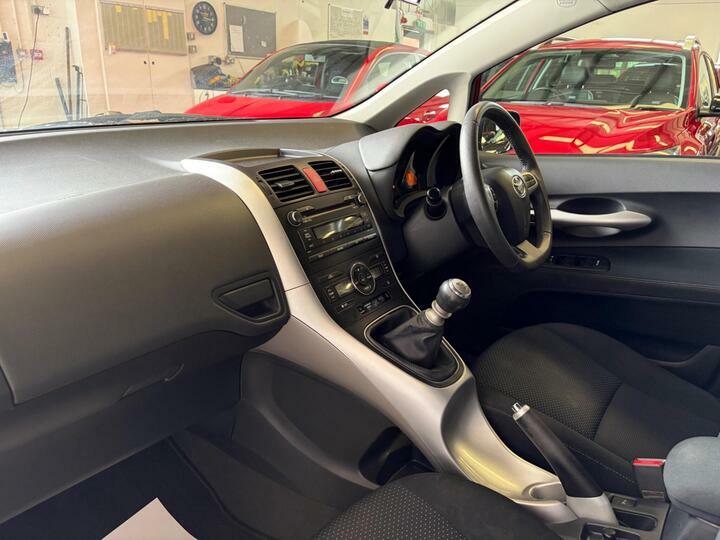Toyota Auris 1.5 Compliant Red #21