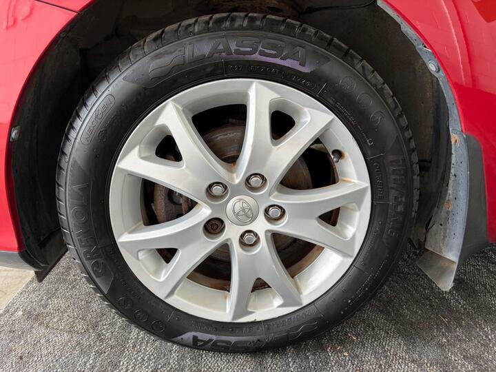 Toyota Auris 1.5 Compliant Red #30
