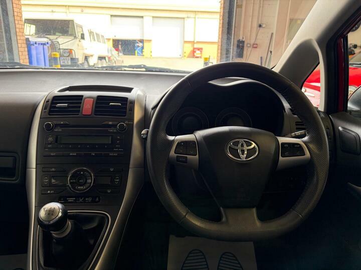Toyota Auris 1.5 Compliant Red #41