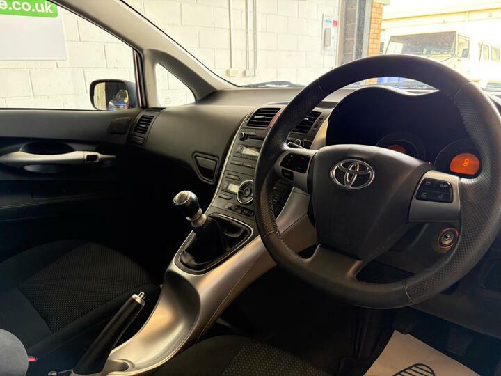 Toyota Auris 1.5 Compliant Red #23