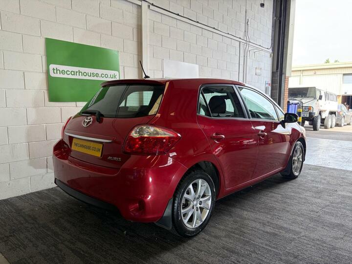 Toyota Auris 1.5 Compliant Red #18