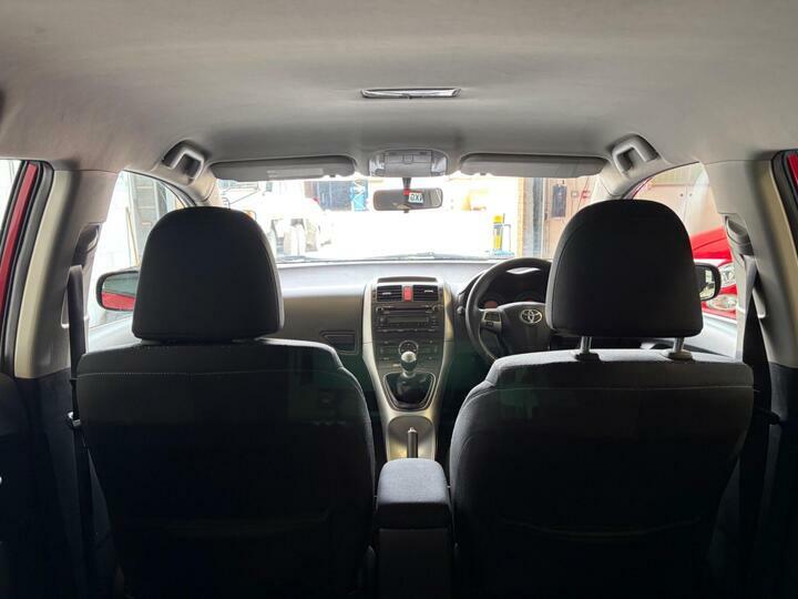 Toyota Auris 1.5 Compliant Red #25