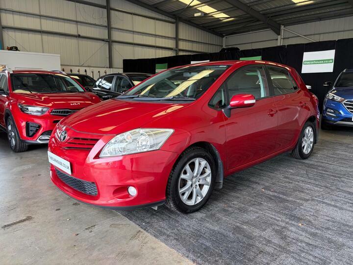 Toyota Auris 1.5 Compliant Red #10