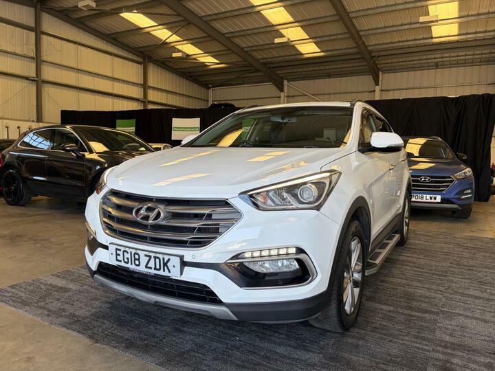 Hyundai Santa Fe 2.2 Crdi Blue Drive Premium 4Wd Euro 6 Ss White #3