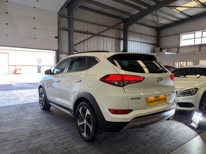 Hyundai Tucson 2.0 Crdi Blue Drive Premium Se Euro 6 Ss White #3