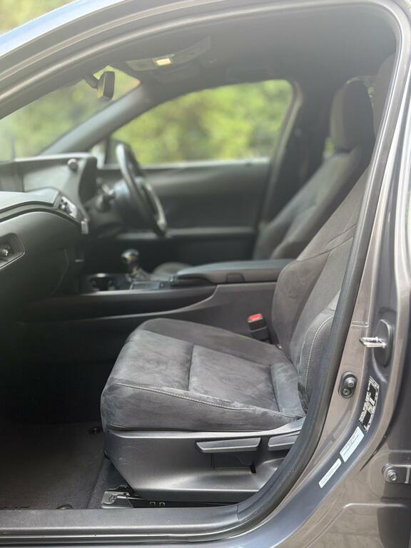Lexus UX 250H 2.0 Cvt Without Nav Grey #39