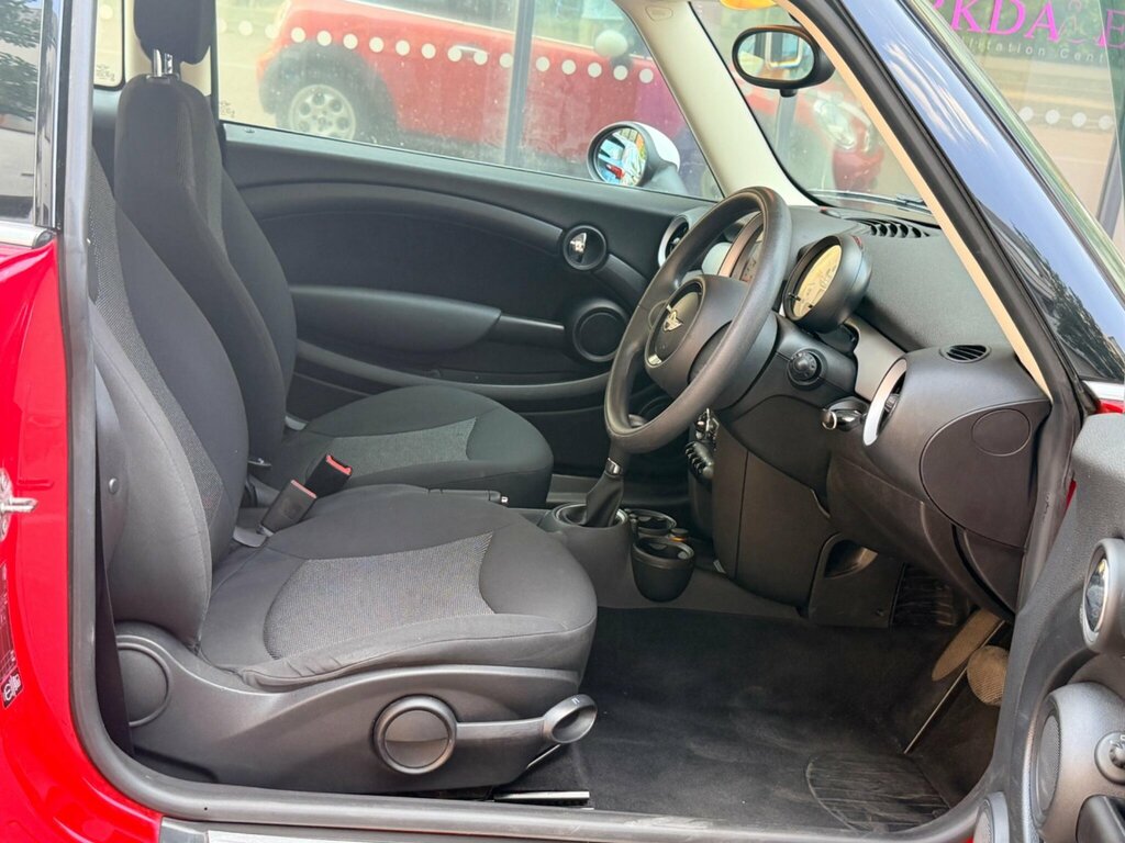 Mini Hatch 1.6 Cooper Euro 6 Red #2