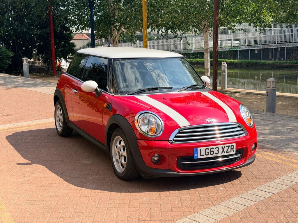 Mini Hatch 1.6 Cooper Euro 6 Red #3