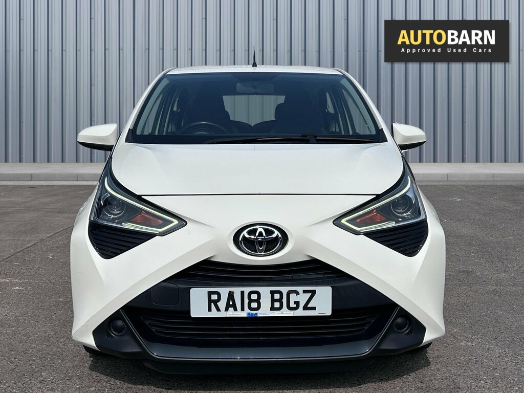Toyota Aygo 1.0 Vvt-i X-play Hatchback Euro White #6
