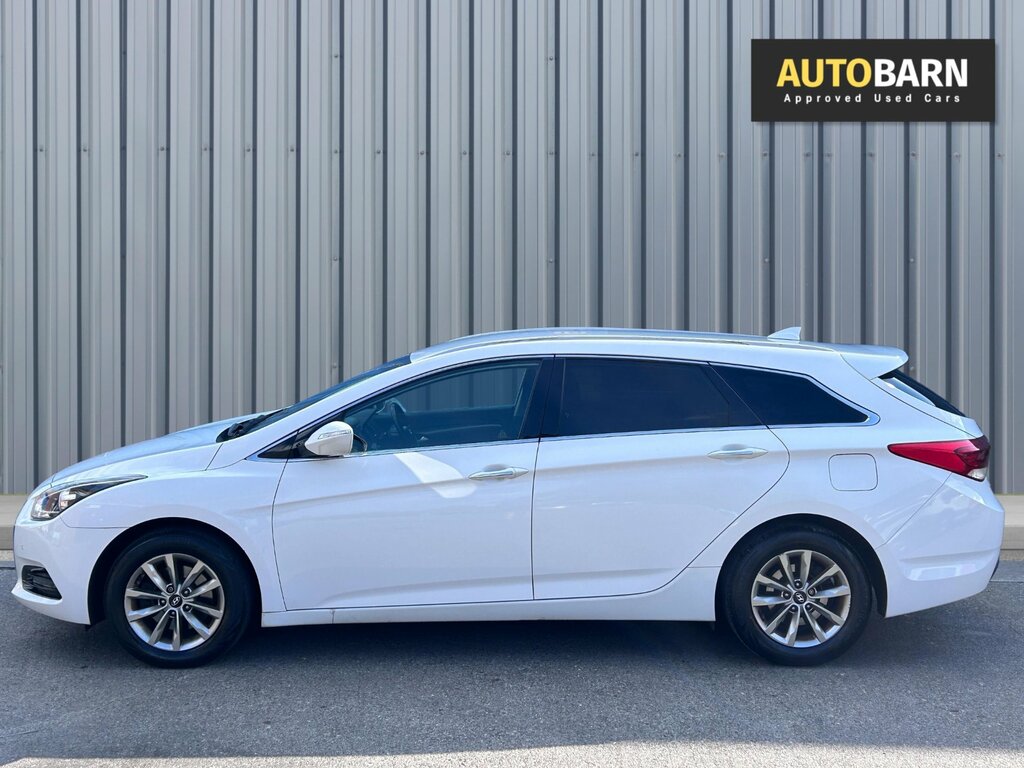 Hyundai I40 1.7 Crdi Blue Drive Se Nav Tourer Manua White #4