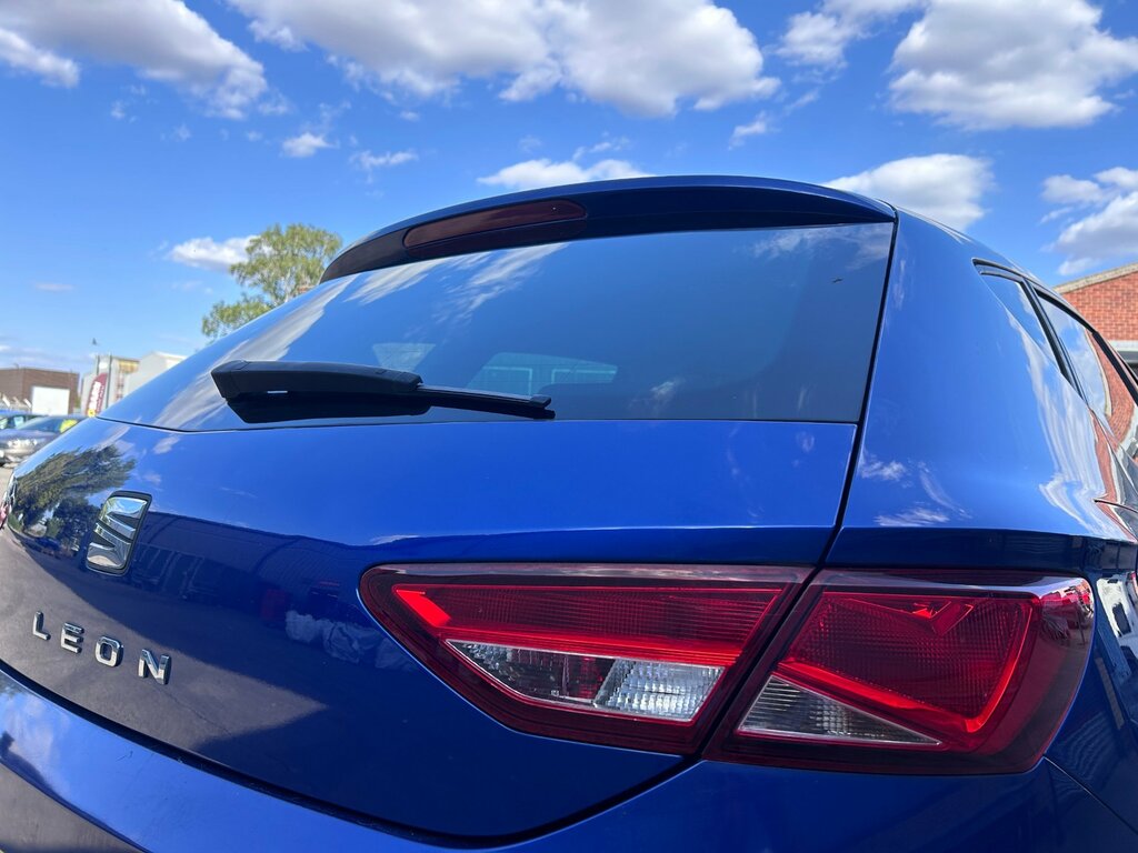 Seat Leon 1.6 Tdi Se Dynamic Technology Hatchback SO18PYF Blue #2