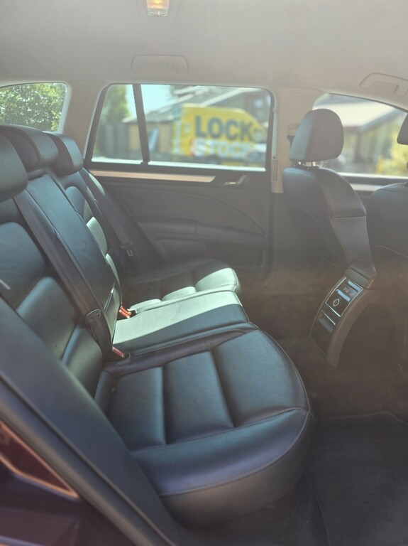 Skoda Superb Estate 2.0 Tdi Se Business Euro 5 Ss Leath Blue #9