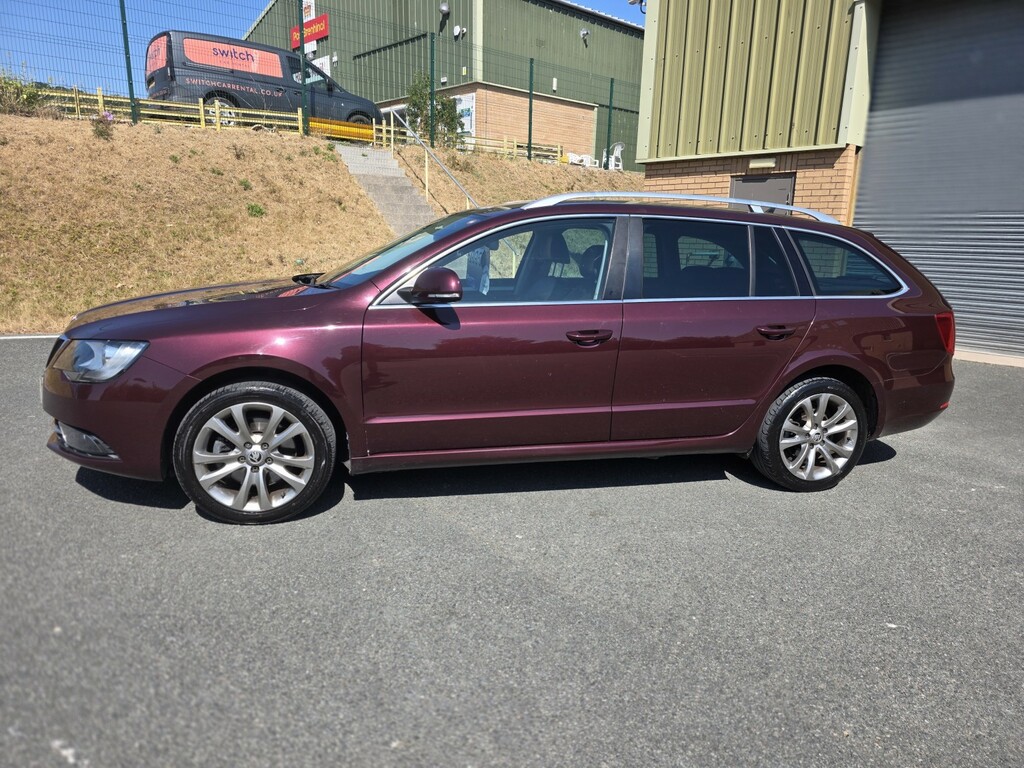 Skoda Superb 2.0 Tdi Se Business Red #3
