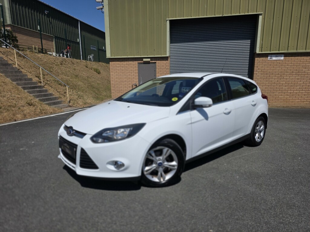 Ford Focus Hatchback 1.6 Tdci Zetec 2014 DG64FDF White #2