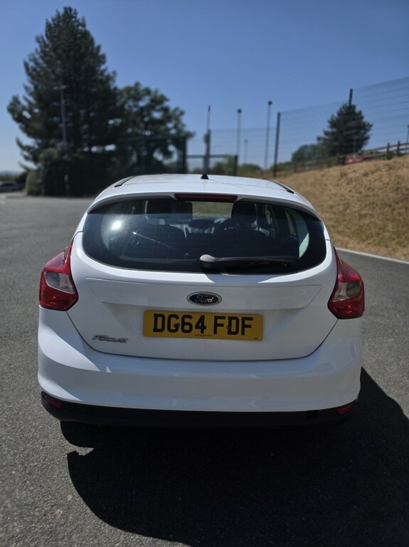 Ford Focus Hatchback 1.6 Tdci Zetec 2014 DG64FDF White #6