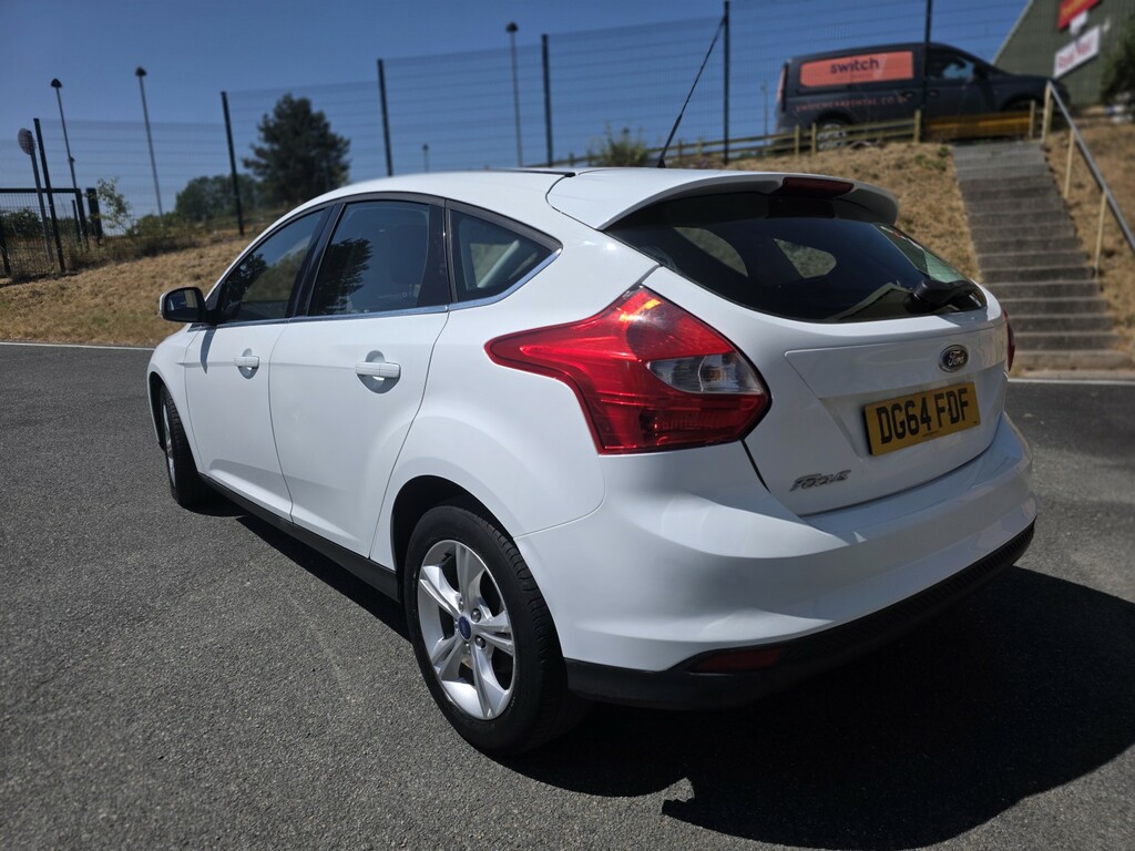Ford Focus Hatchback 1.6 Tdci Zetec 2014 DG64FDF White #5