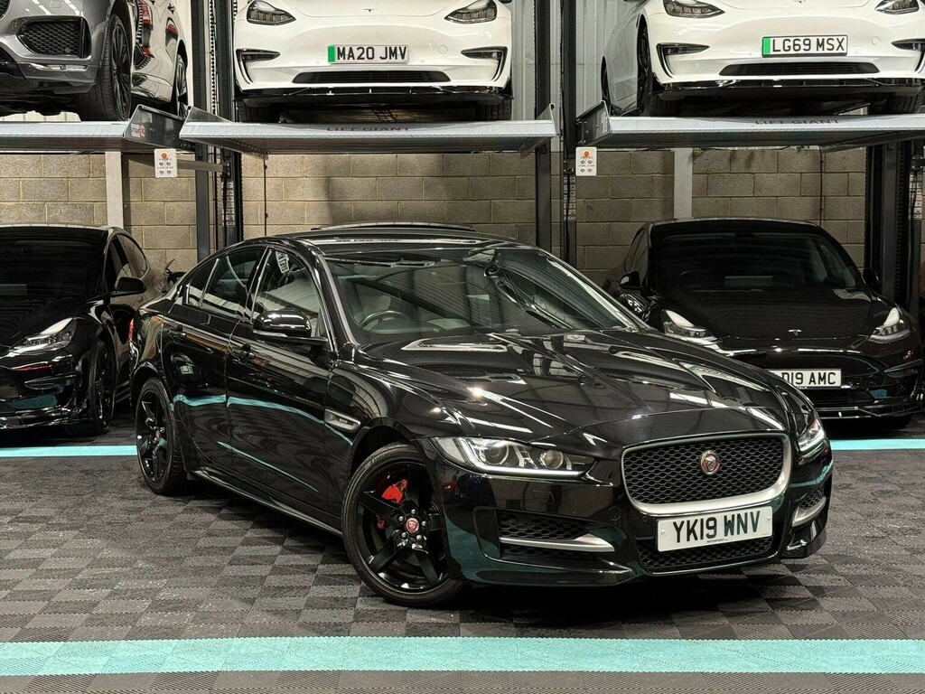 Jaguar XE Saloon 2.0D R-sport Awd Euro 6 Ss 201 YK19WNV Black