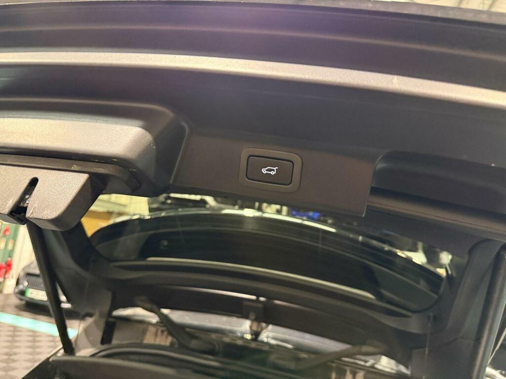 Jaguar F-Pace 2.0 R-sport 5 Seat Family Suv 4X4 With Blue #34