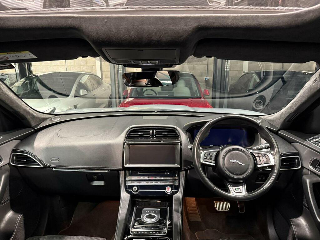 Jaguar F-Pace I4 Chequered Flag Awd White #30